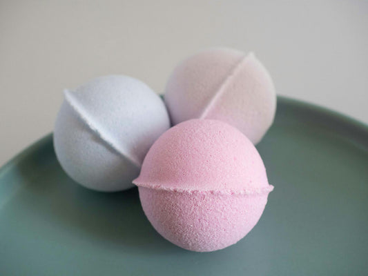 Kids’ Bath Bomb Safety and Cleanup Guide: Skin-Safe, Stain-Free, Easy Tub Care