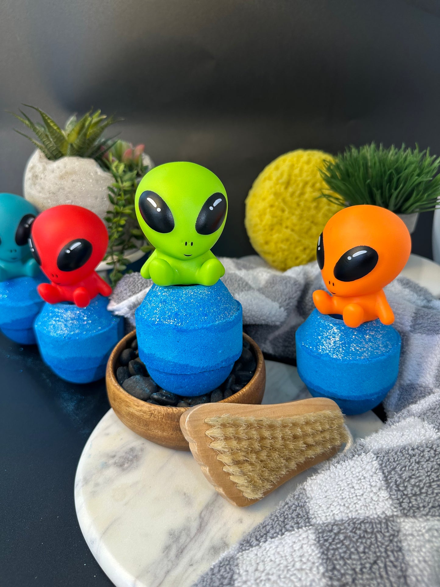 Cosmic Carl Alien Bath Bomb — Toy Collection